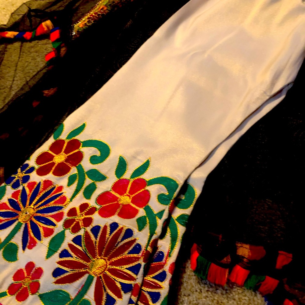 Indian Pakistani Bangali dress with embroidery in M Size